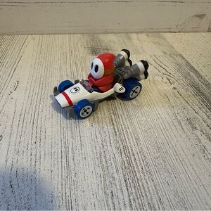Hot Wheels Mario Kart Shy Guy B Dasher Die Cast Car Nintendo 2018 1:64
